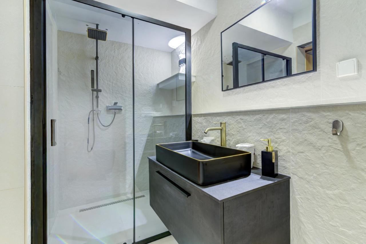 33 Ulica Nikole Jurisica Apartment
